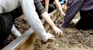 Quelle: Castor schottern mobivideo - http://www.youtube.com/watch?v=