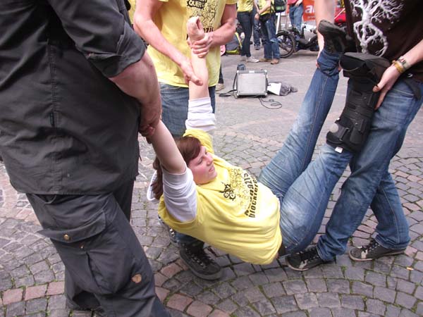 Blockadetraining Bonn 28. April 2012 für Blockupy in Bonn
