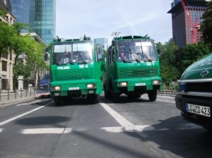 wasserwerfer_vor_ezb